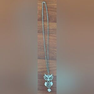Vintage Silver Tone Owl Pendant Necklace